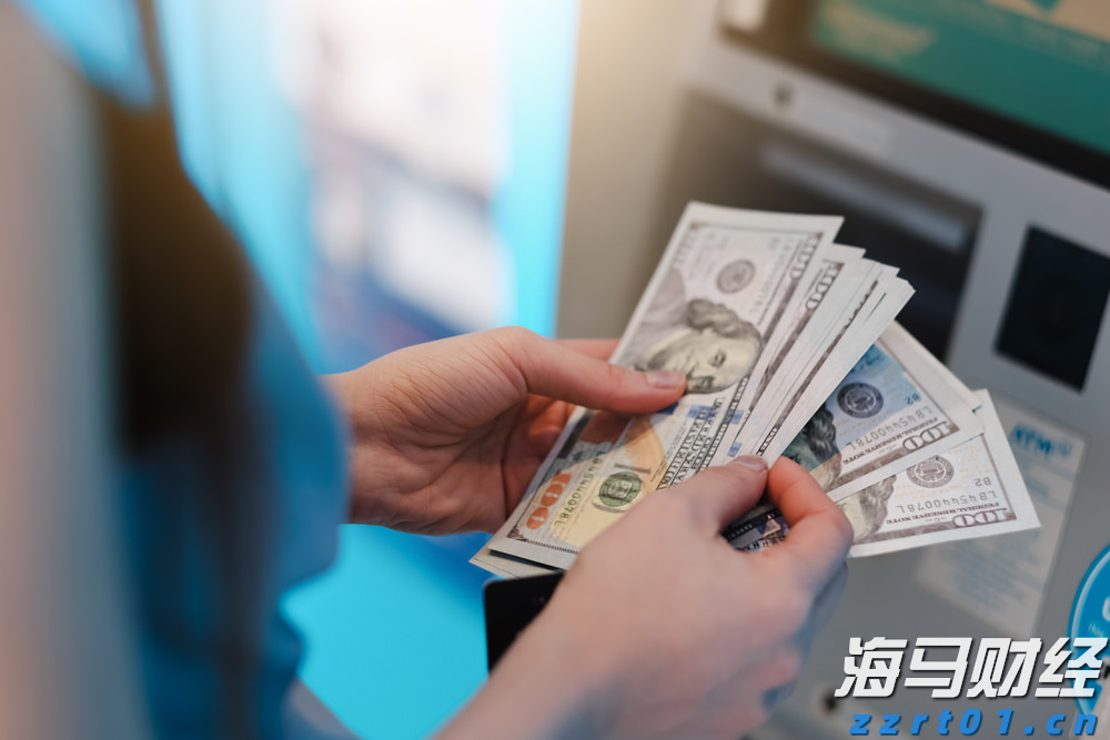 高估值面临负面数据，华尔街巨头发出警示：美股或将修正！